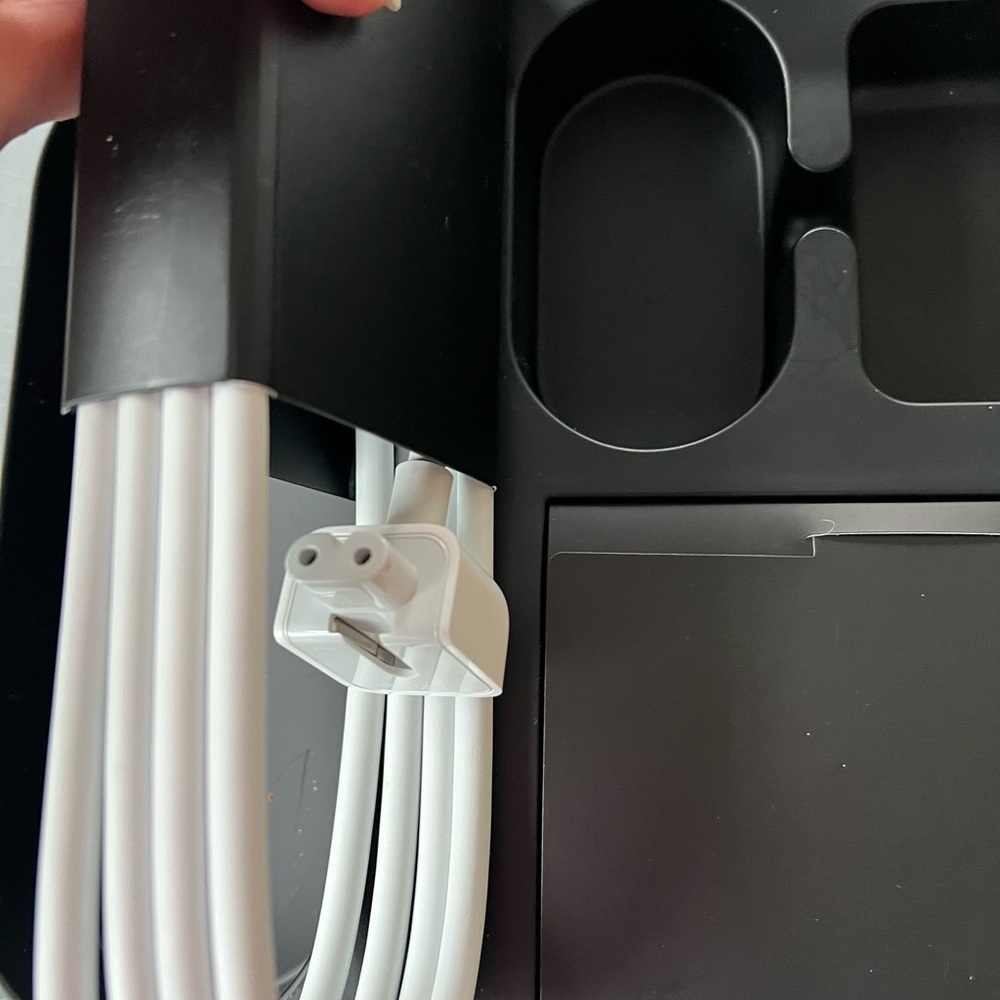 Apple MacBook Pro 13 Box With Original Charger Adapter Never Used - Picture 13 of 14